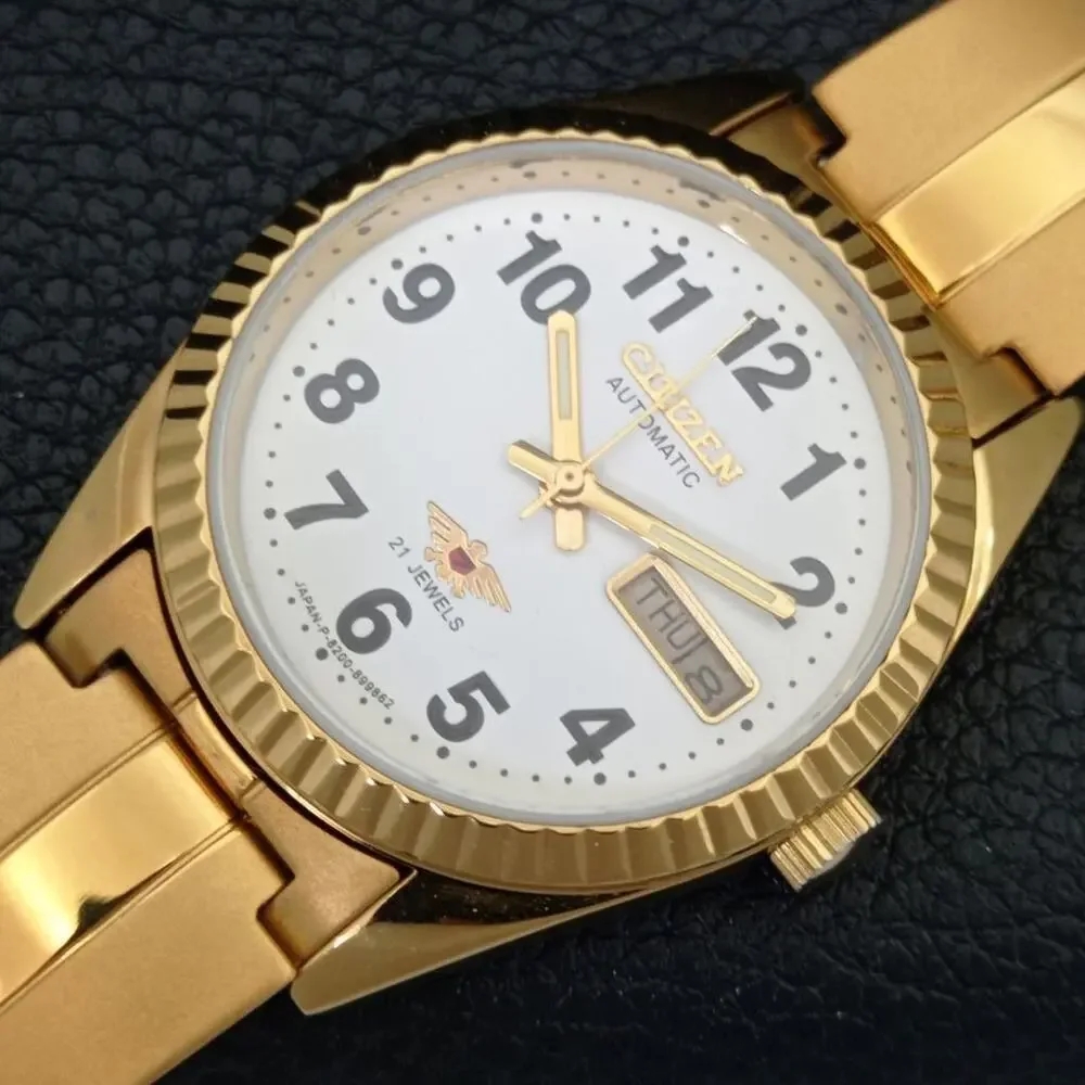 Vintage 1976 Citizen Automatic Mens Gold Watch W/daydate & White accents